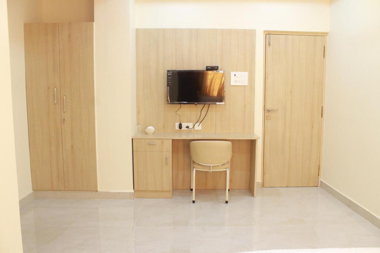 Jfive Residency Hotel Chennai Ngoại thất bức ảnh